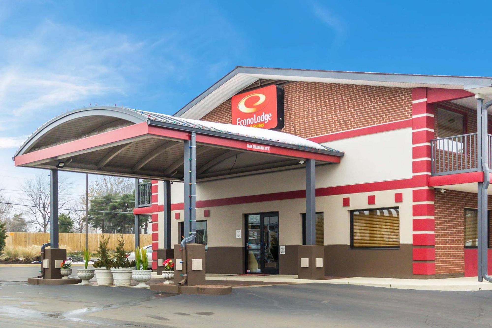 Econo Lodge Inn & Suites I-35 At Shawnee Mission Overland Park Exterior photo